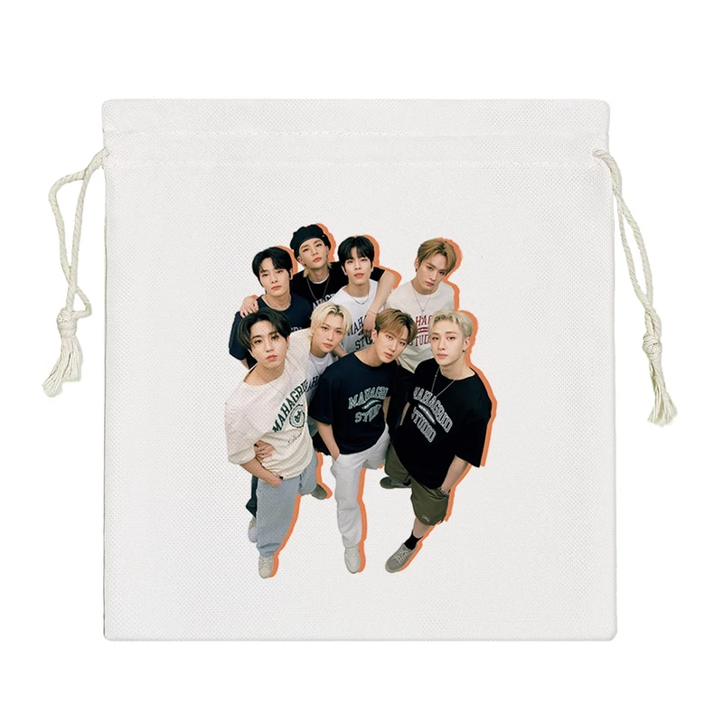 نظم دهنده خندالو مدل گروه موسیقی استری کیدز Stray Kids کد 1365-S