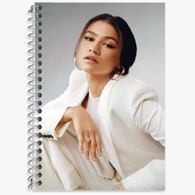 دفتر زبان 50 برگ خندالو مدل سه خط طرح زندیا (Zendaya) کد F10198