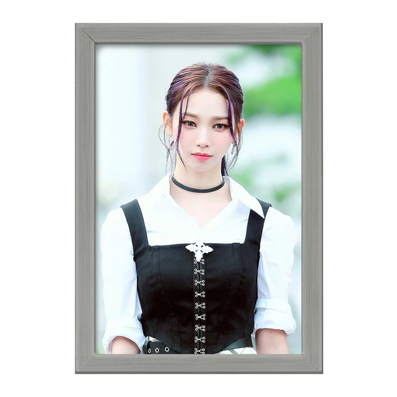 تابلو خندالو طرح کارینا گروه گروه آسپا Aespa  کد 19711