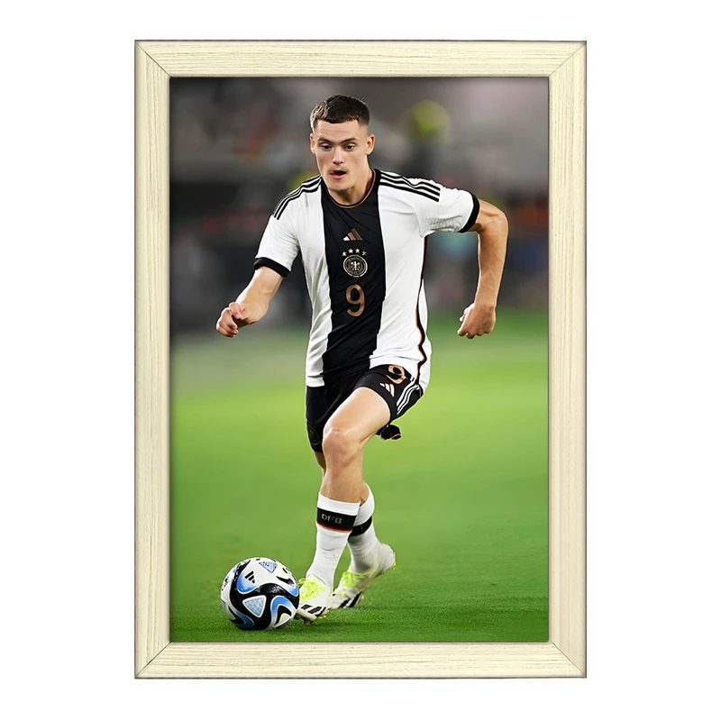 تابلو خندالو طرح فلوریان ویرتز (Florian Wirtz) کد F14333