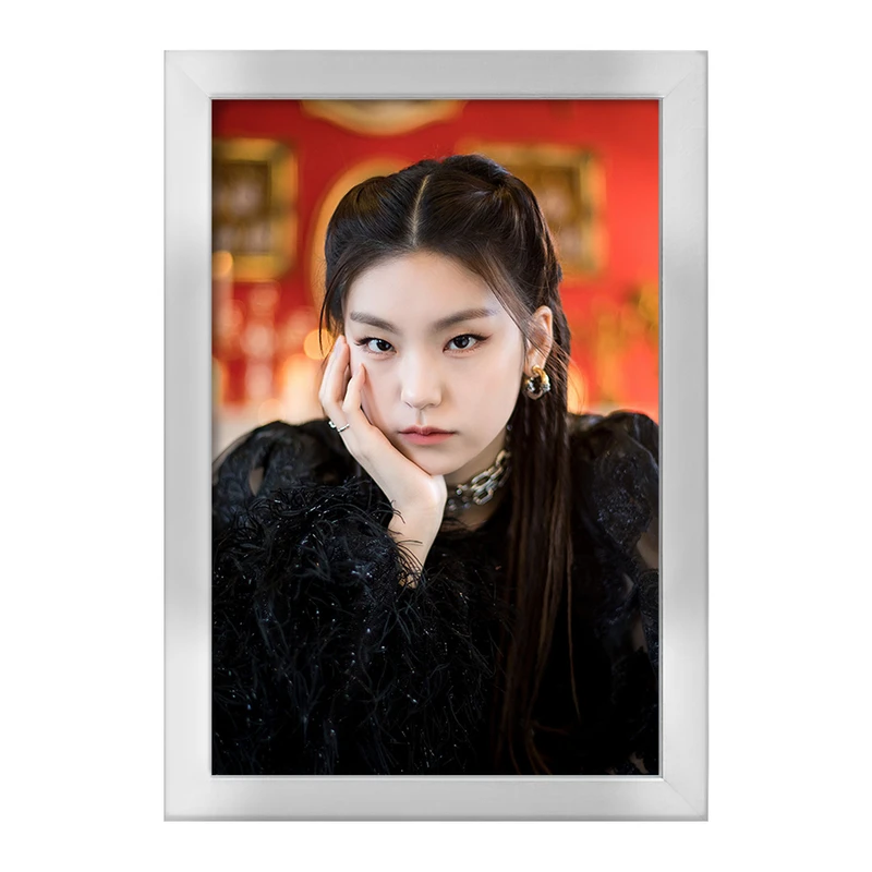 تابلو خندالو طرح یجی گروه ایتزی ITZY  کد 20203