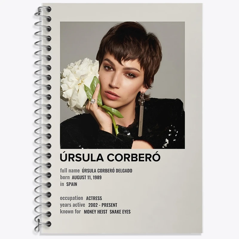 دفتر لغت 50 برگ خندالو طرح اورسولا کوربرو (Úrsula Corberó) کد F13142