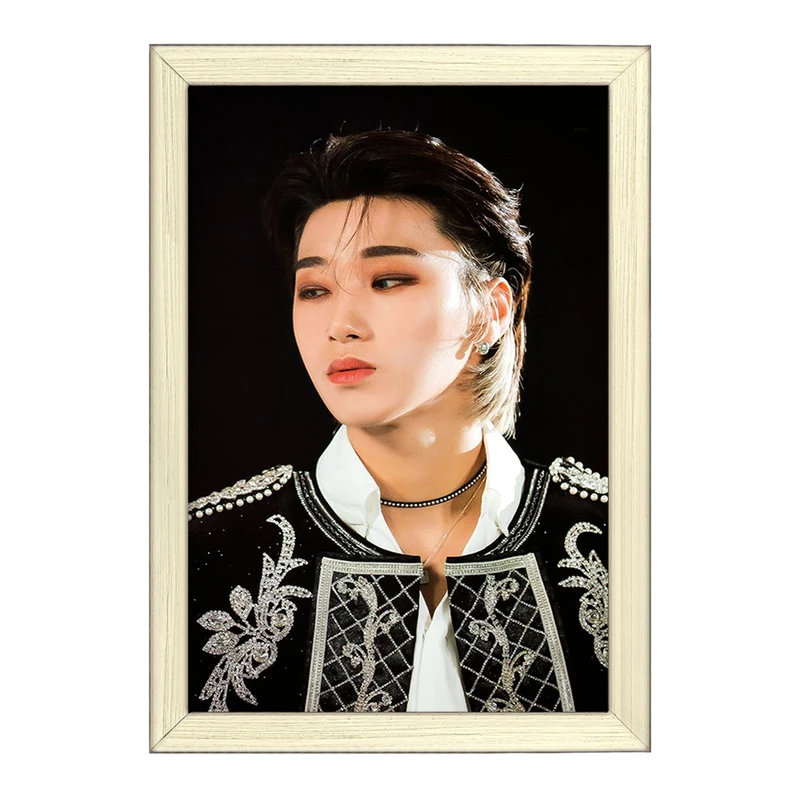 تابلو خندالو طرح سان گروه ایتیز ATEEZ  کد 21270