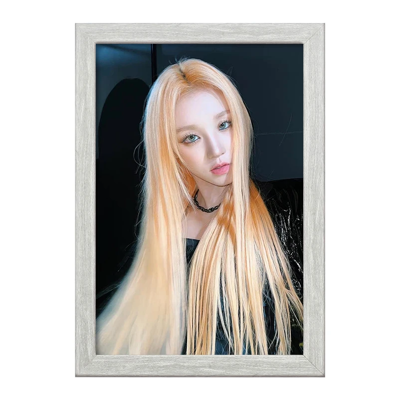 تابلو خندالو طرح یوکی گروه جی آیدل GIdle  کد 19505