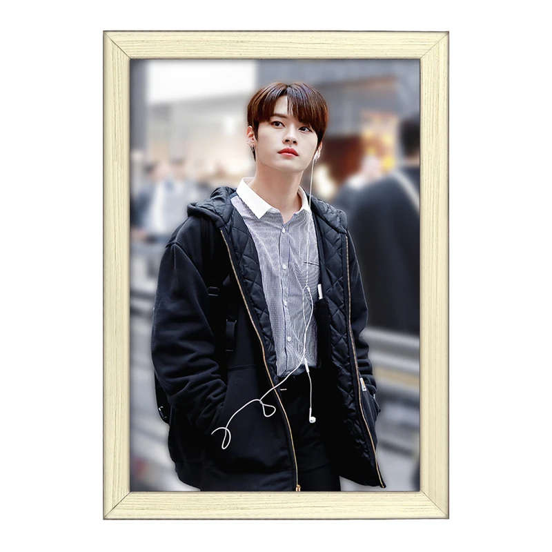 تابلو خندالو طرح لی نو گروه استری کیدز Stray Kids  کد 11859