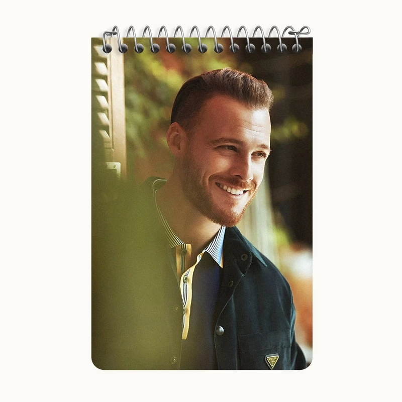 دفتر یادداشت 50 برگ خندالو طرح کرم بورسین (Kerem Bürsin) کد F10230