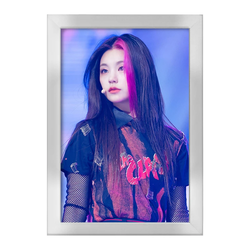 تابلو خندالو طرح یجی گروه ایتزی ITZY  کد 20204