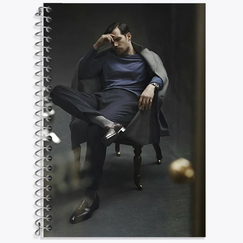 دفتر زبان 50 برگ خندالو مدل سه خط طرح هنری کوویل (Henry Cavill) کد F10236