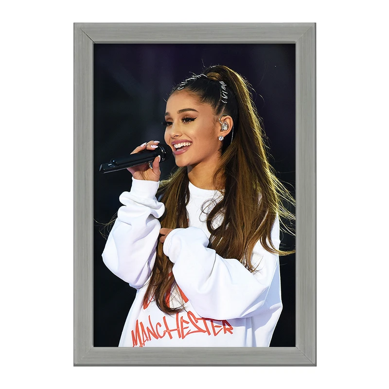 تابلو خندالو طرح آریانا گرانده Ariana Grande  کد 19072