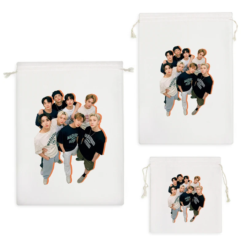 نظم دهنده خندالو مدل گروه موسیقی استری کیدز Stray Kids کد 1365 مجموعه 3 عددی