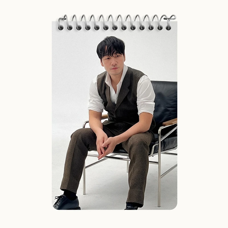 دفتر یادداشت 50 برگ خندالو طرح پارک هه سو کد F11157