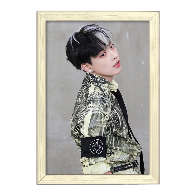 تابلو خندالو طرح هونگ جونگ گروه ایتیز ATEEZ  کد 21237