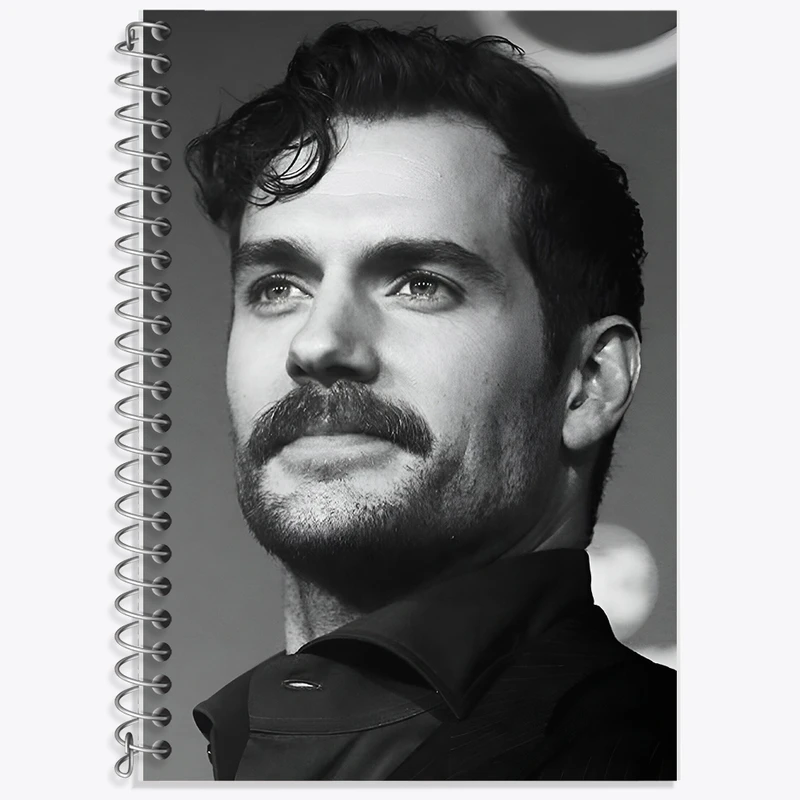 دفتر زبان 50 برگ خندالو مدل سه خط طرح هنری کوویل (Henry Cavill) کد F10239