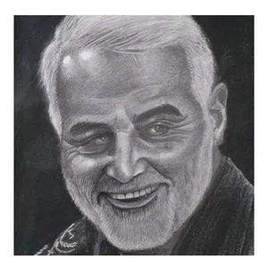 نقاشی سیاه قلم مدل شهید قاسم سلیمانی کد 203