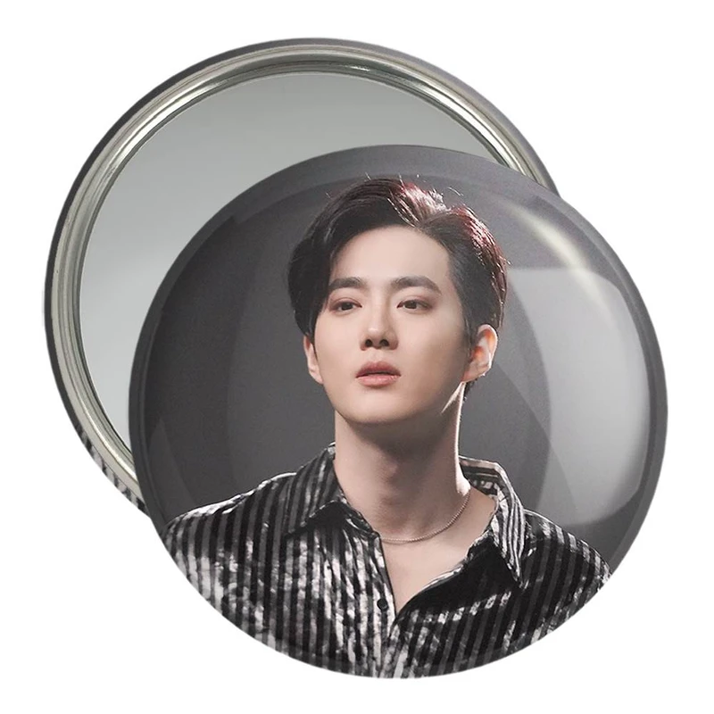 آینه جیبی خندالو مدل سوهو گروه اکسو EXO  کد 13497