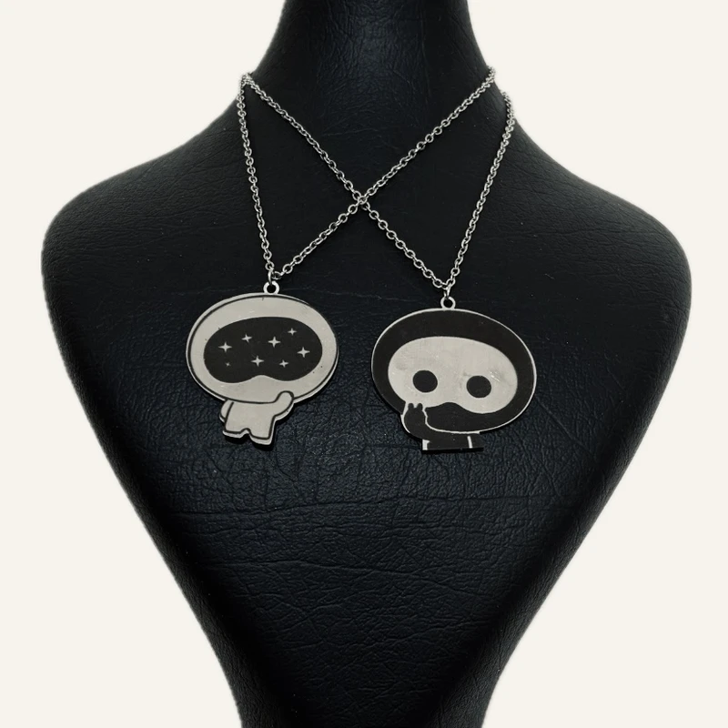 گردنبند مدل ست دوستی فضانورد بسته ۲ عددی