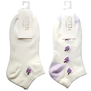 جوراب ساق کوتاه دخترانه مدل COTTON 6002 طرح انگور کد 0061 مجموعه 2 عددی