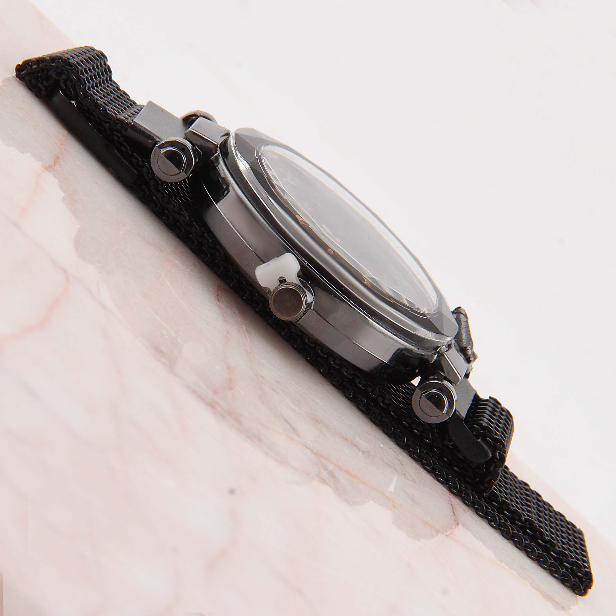 ساعت مچی عقربه ای زنانه مدل فانتزی کد WHW_242 ساعت مچی عقربه ای زنانه مدل فانتزی کد WHW_242