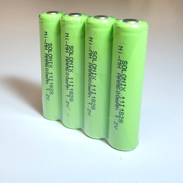 باتری نیم قلمی قابل شارژ سولونیکس مدل Ni-MH 600mAh FLAT مجموعه 20 عددی