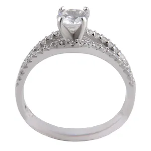 انگشتر نقره زنانه بازرگانی میلادی مدل نگین برلیان اتمی ابکاری رادیوم کد AWR_1430