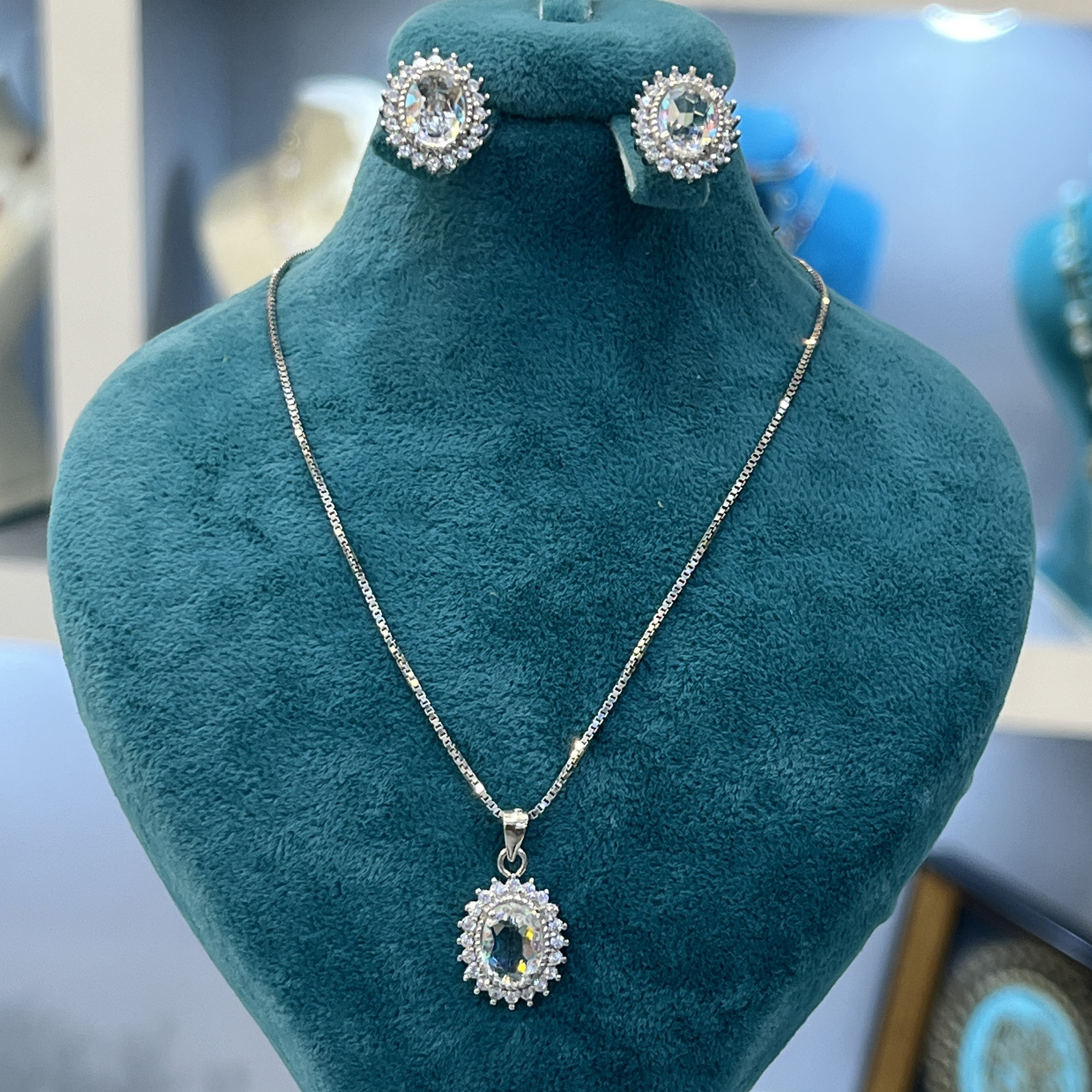 نیم ست نقره زنانه مدل  جواهری نگین های اتریشی و روکش آب رادیوم کد 0022