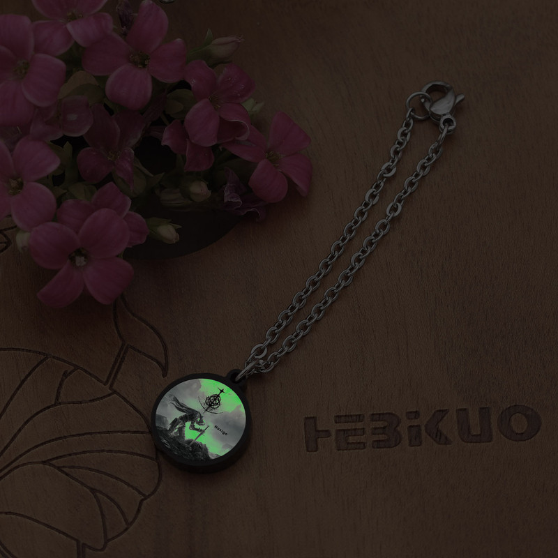 آویز ساعت زنانه ناکسیگو مدل شب تاب طرح Elden Ring کد AW9046