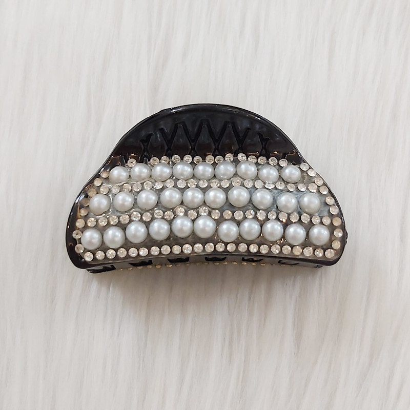 کلیپس مو زنانه مدل مروارید نگینی طرح نیم هلالی کد clp722