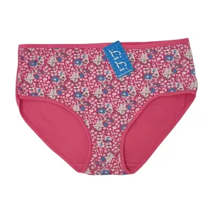 شورت زنانه مدل گلدار فاق بلند 01