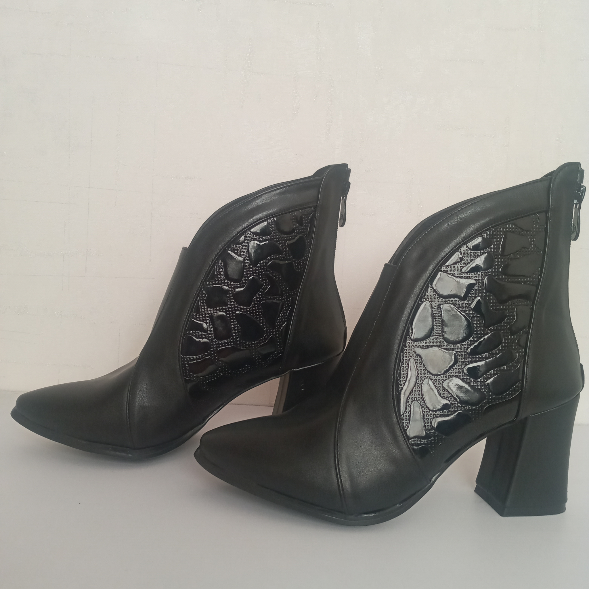 نیم بوت زنانه مدل ونوس