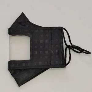 ماسک پارچه ای مدل طلقی طرح چهار خانه