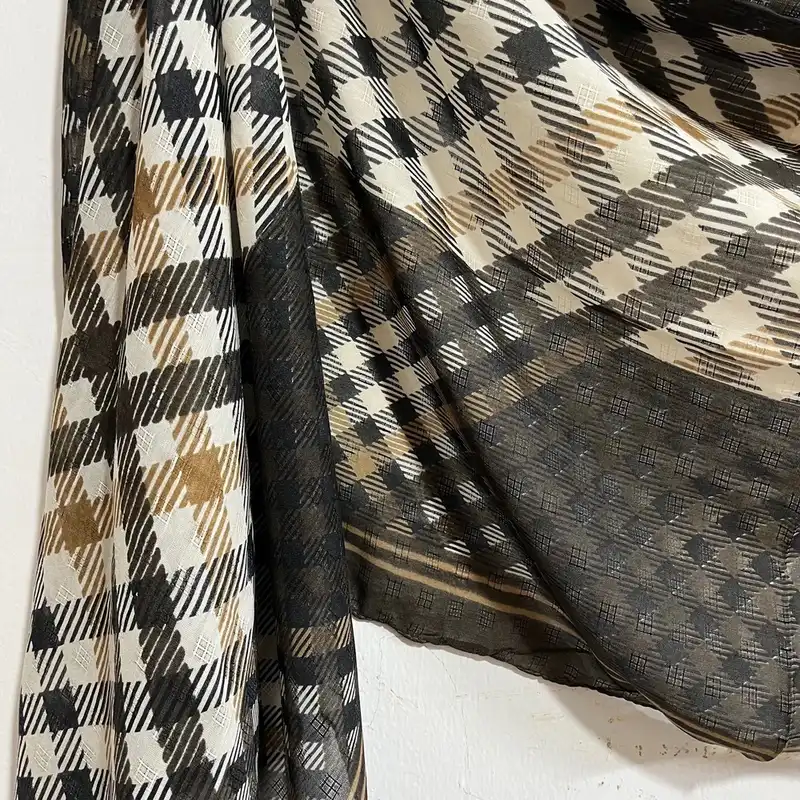 شال زنانه مدل چهارخانه نخی