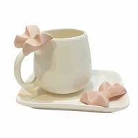 ماگ طرح پاپیون به همراه زیرلیوانی