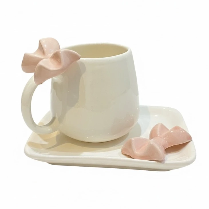 ماگ طرح پاپیون به همراه زیرلیوانی