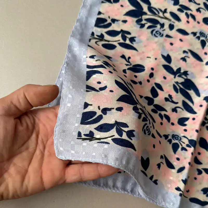 روسری زنانه مدل مینی اسکارف نخی گل گلی ریز چهارفصل