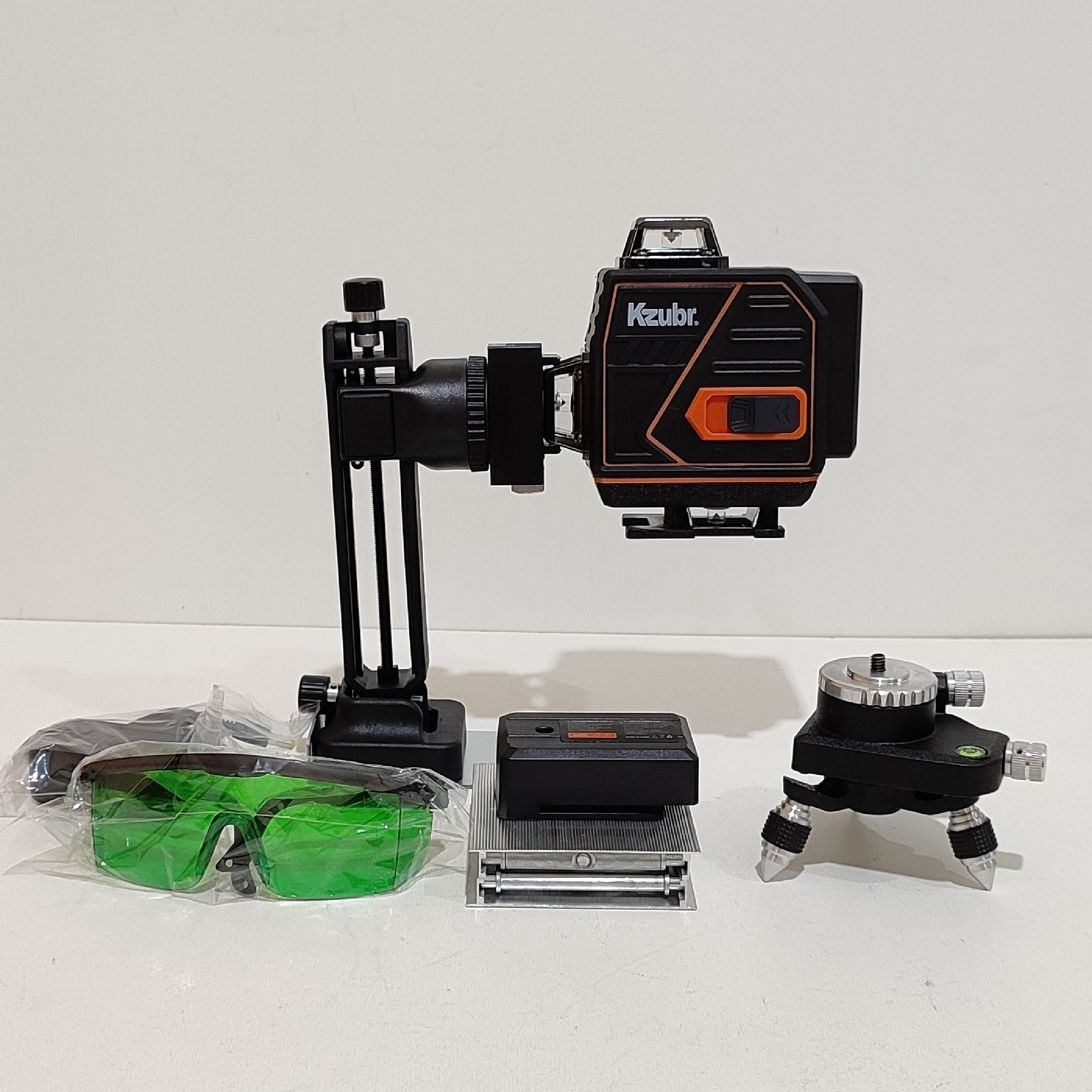 تراز لیزری زوبر مدل KLL_G16_TQ