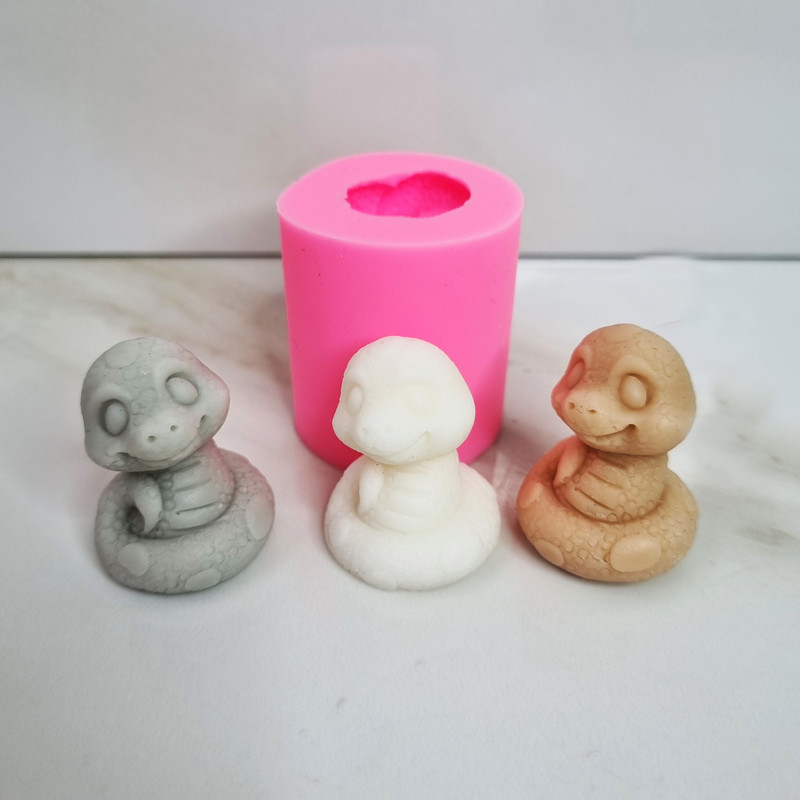 قالب شمع مدل مار مینیاتوری نماد سال 1404