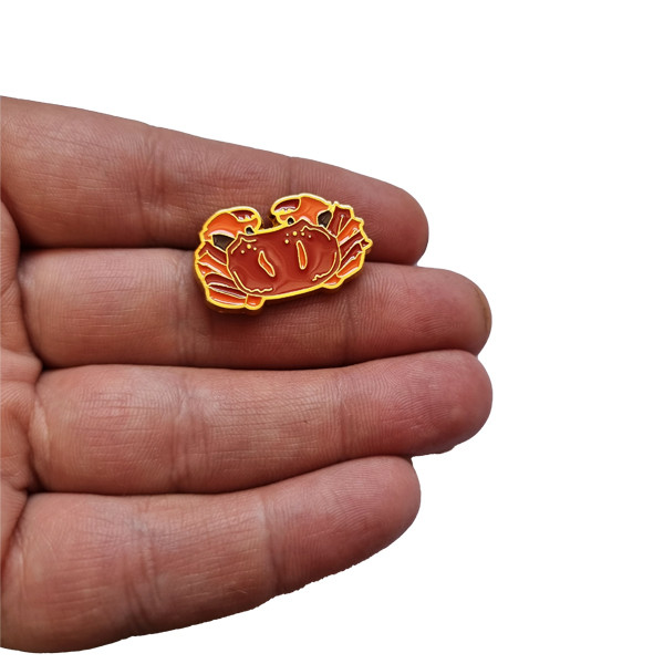 گل سینه زنانه مدل خرچنگ گل سینه زنانه مدل خرچنگ