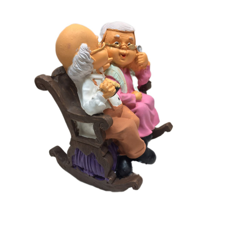 مجسمه مدل پیرمرد و پیرزن عاشق