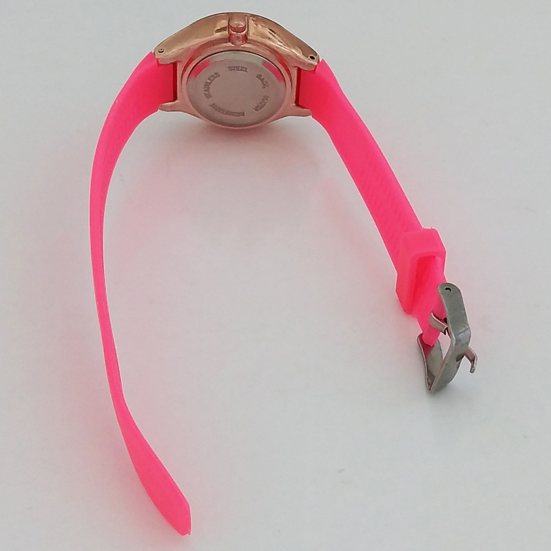 ساعت مچی عقربه ای دخترانه مدل بندسیلیکونی تاریخ شمار کد 2