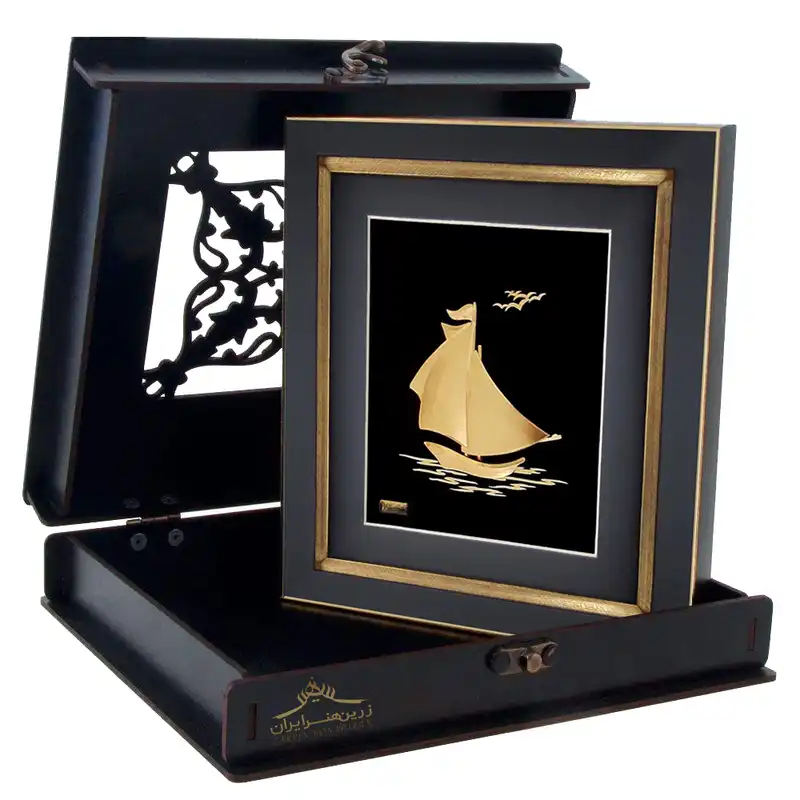 تابلو طلاکوب زرین هنر ایران مدل قایق بادبانی کوچک