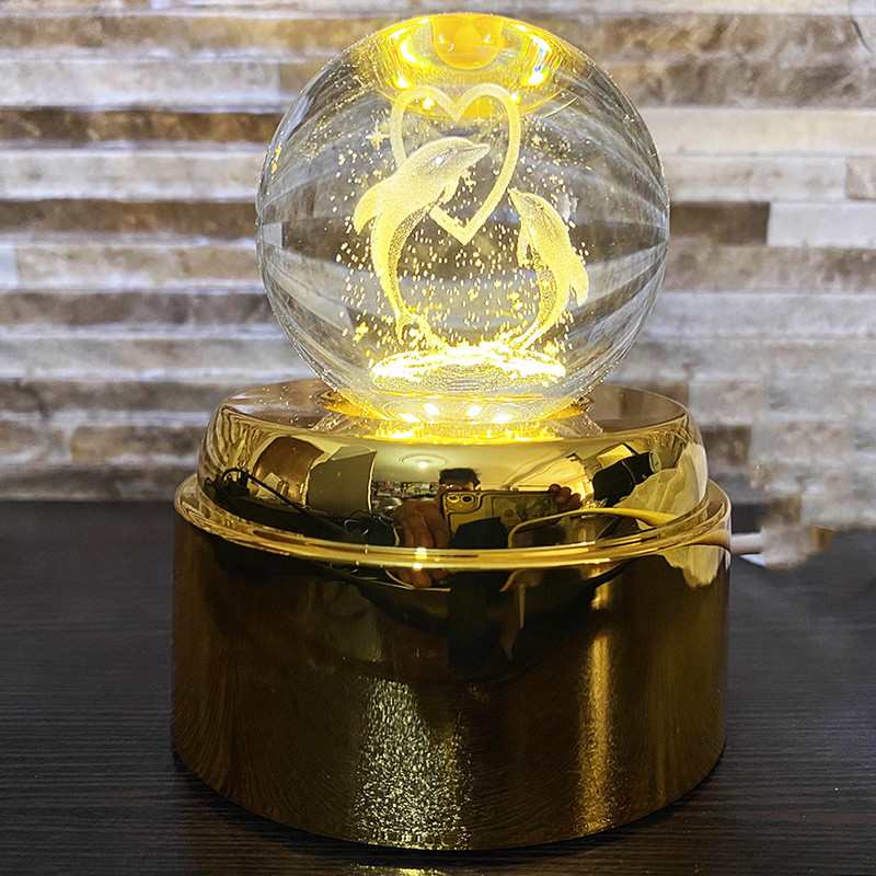 چراغ خواب مدل گوی کریستال چرخان طرح قلب و دلفین کلید دار