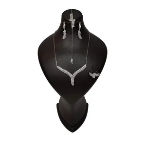 ست نقره زنانه مدل نگین دار