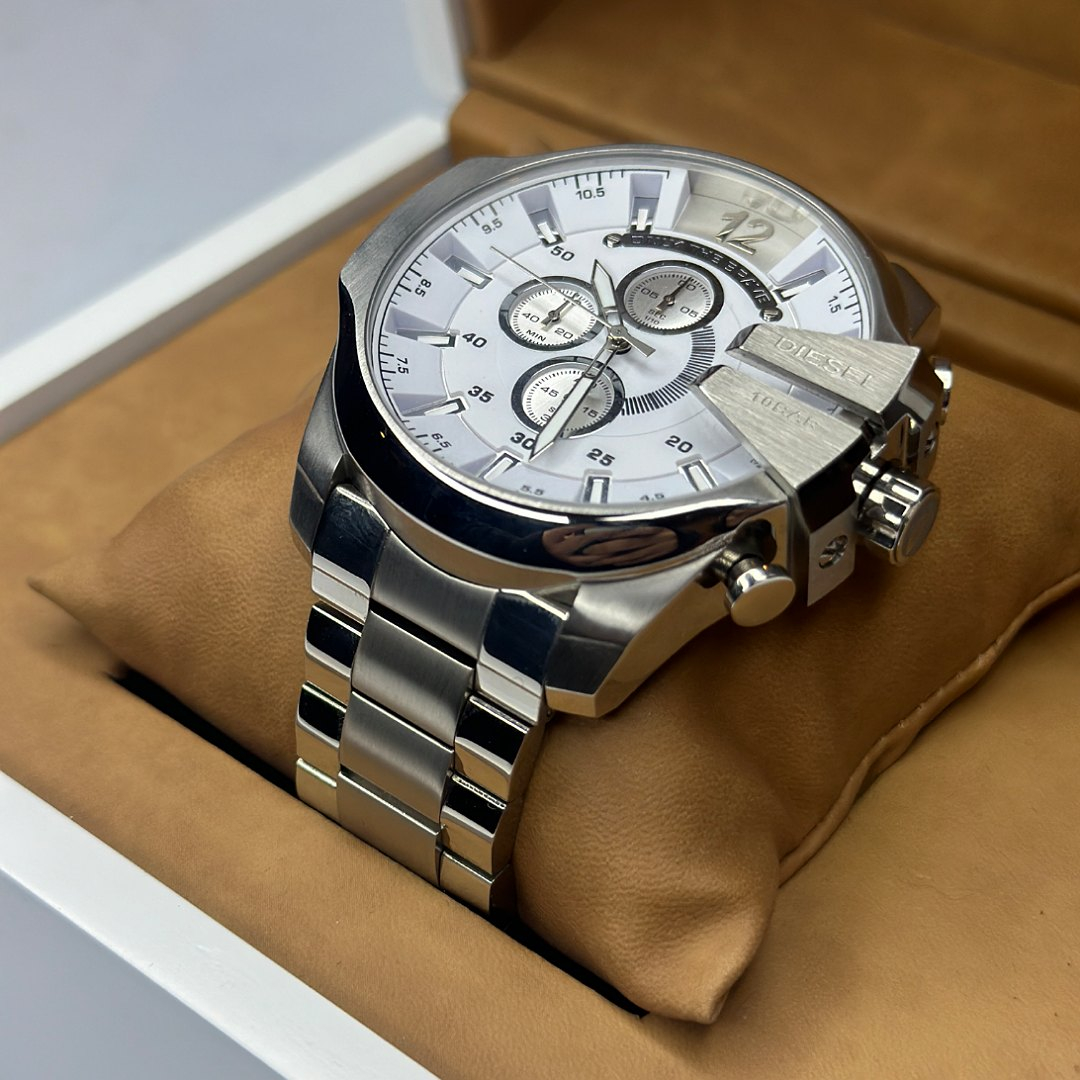 ساعت مچی عقربه‌ای مردانه دیزل مدل dz4318