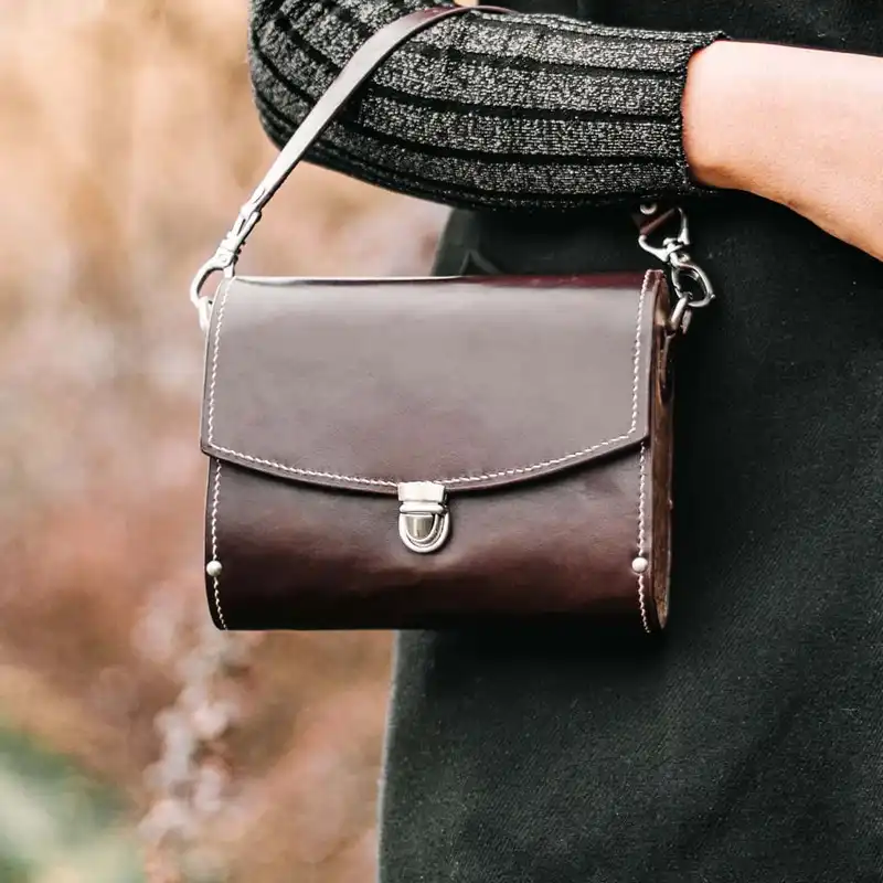 کیف دستی چرم و چوب مدل پتوس