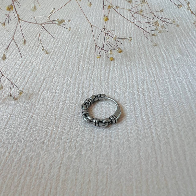 پیرسینگ گوش مدل زنجیری پیرسینگ گوش مدل زنجیری