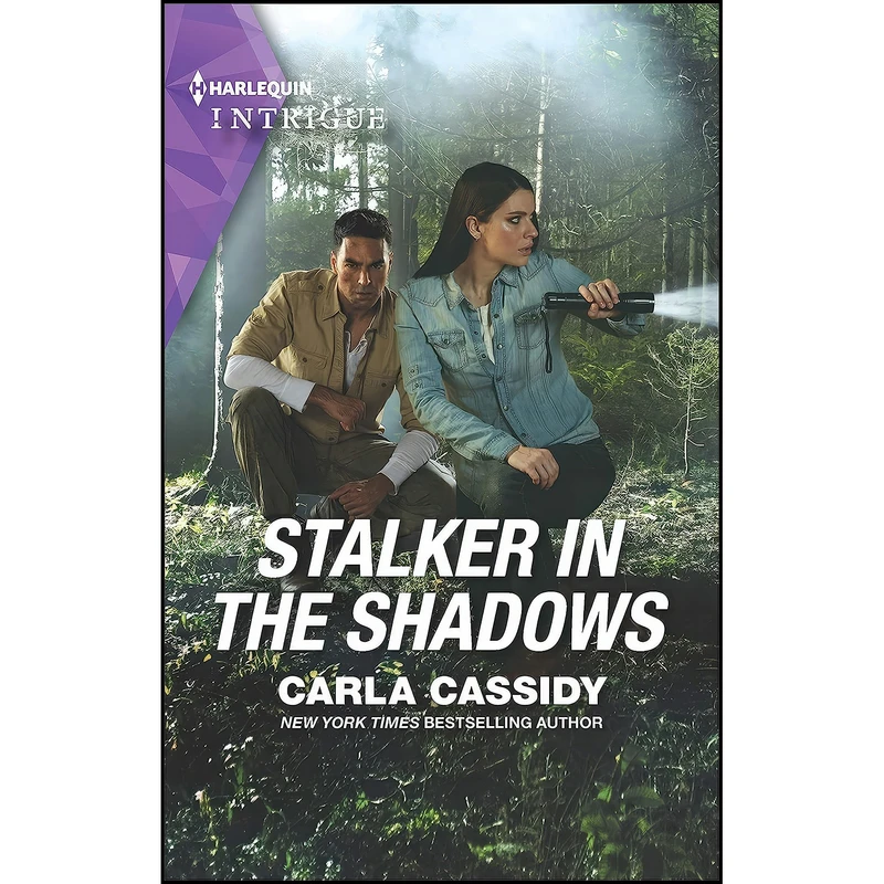 کتاب Stalker in the Shadows  اثر Carla Cassidy انتشارات Harlequin Intrigue