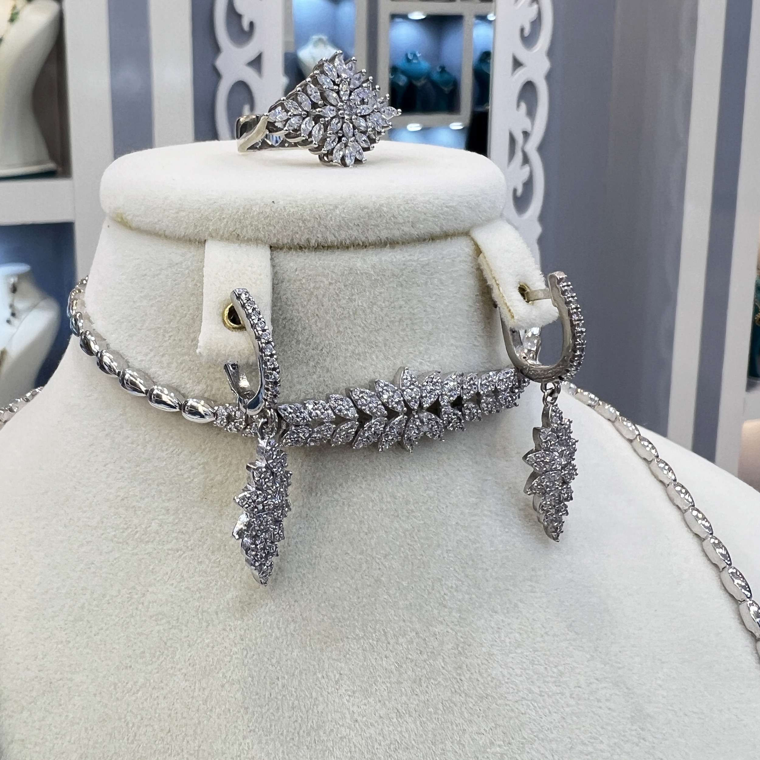 ست نقره زنانه مدل سوپر لوکس جواهری مزین به روکش طلای 34-531