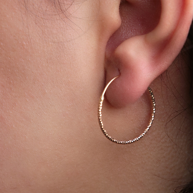 گوشواره حلقه‌ای طلا 18 عیار زنانه شهر طلای حجت مدل زرین‌ هاله - 3
