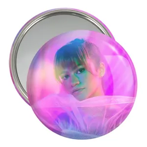 آینه جیبی خندالو مدل روبنت سریال سرخوشی Euphoria‎  کد 13769