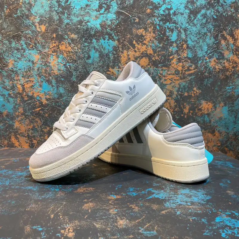 کفش پیاده روی مدل   FORUM LOW WHGRY-104050011